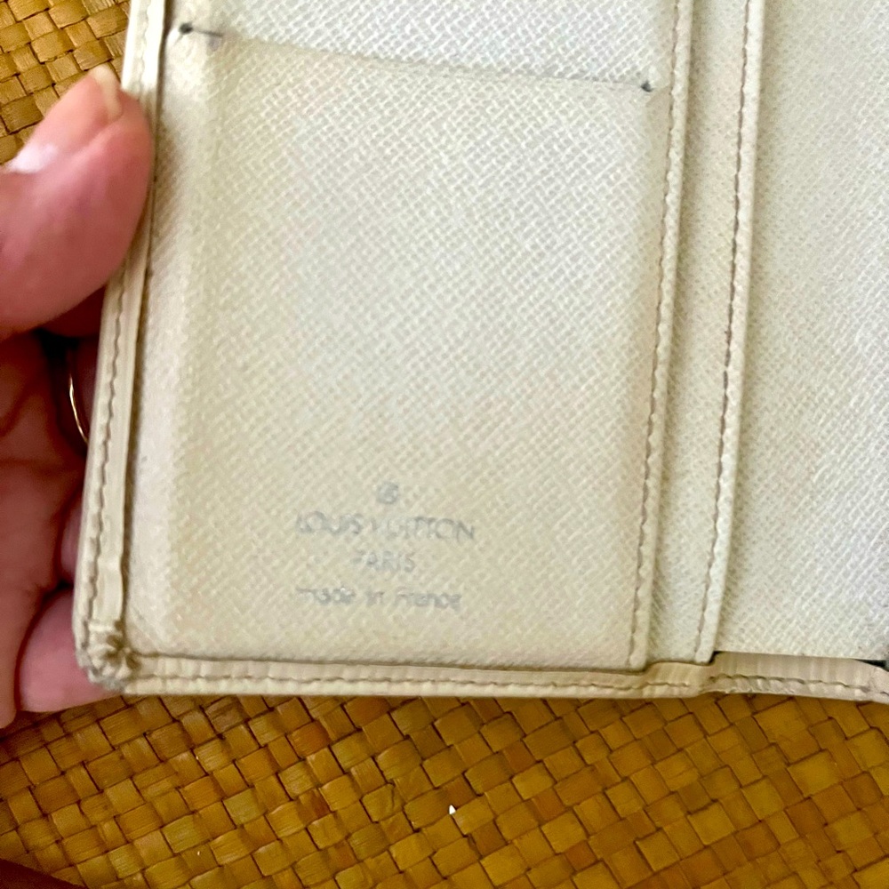 Cream colored Louis Vuitton epi Textured wallet with COA - Picture 9 of 11